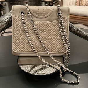 Tory Burch Fleming Quilted Cream Shoulder Bag with Adjustable Chain Strap